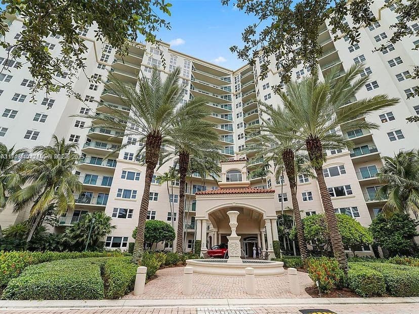 19900 E Country Club Dr # 318, Aventura FL 33180