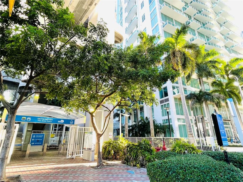 41 SE 5th St # 808, Miami FL 33131