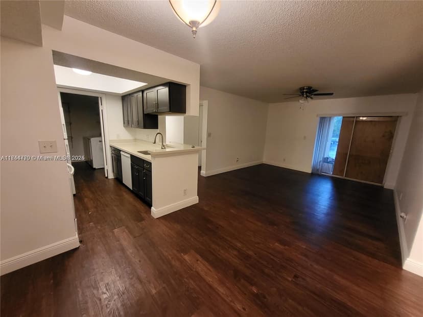 5654 Rock Island Rd # 222, Tamarac FL 33319