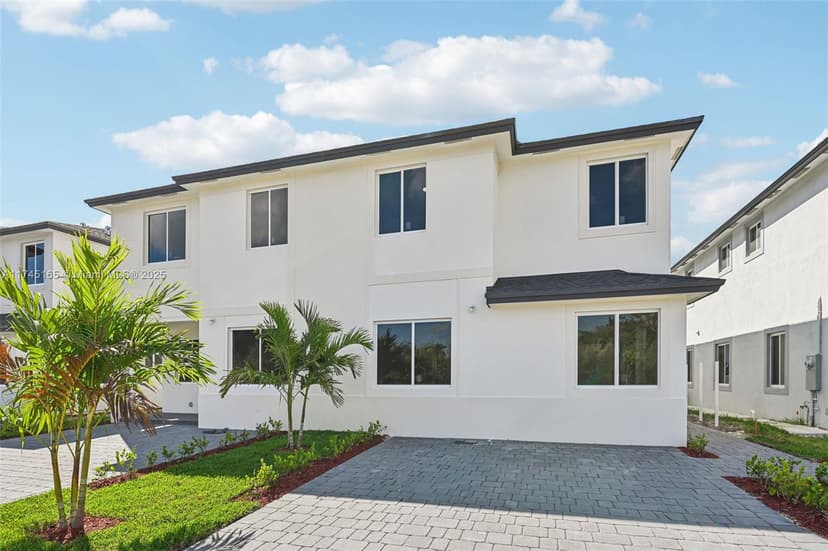 22445 SW 125 Ave, Miami FL 33170