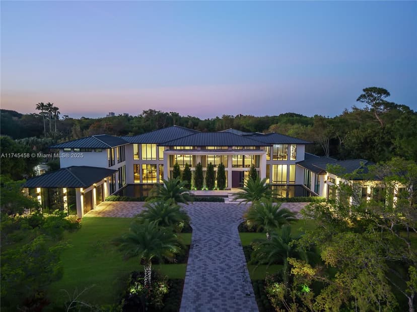 6555 SW 102nd St, Pinecrest FL 33156