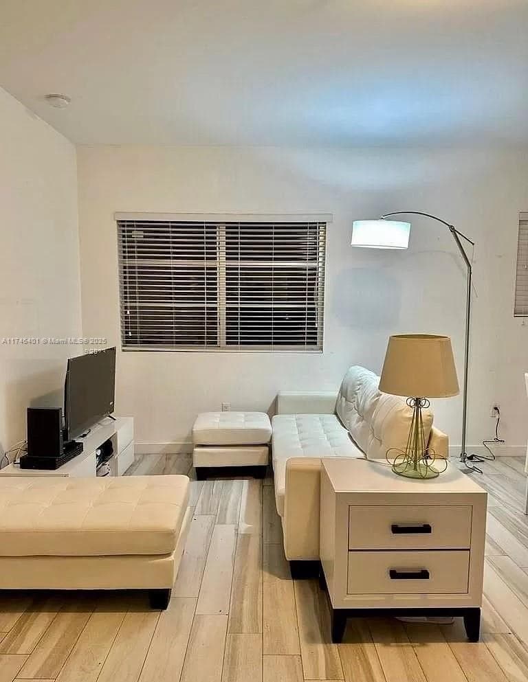 1560 Meridian Ave # 207, Miami Beach FL 33139