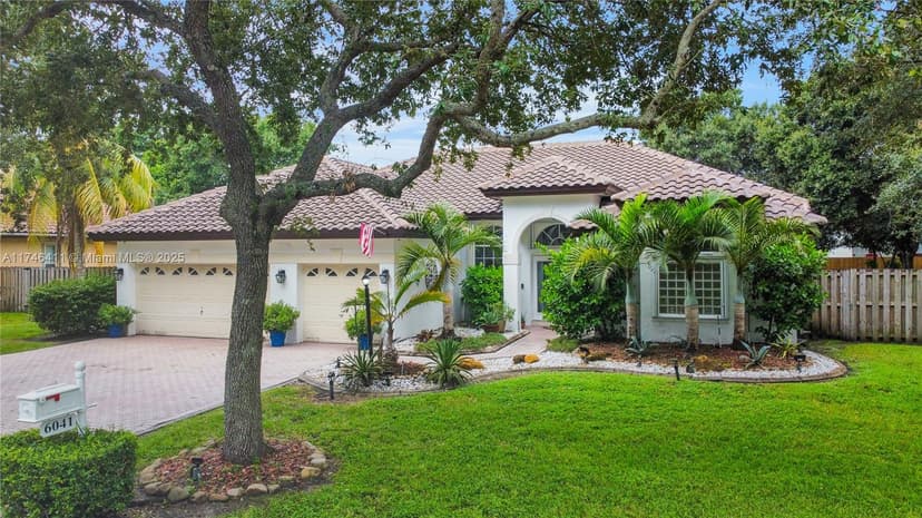 6041 Superior Blvd, Davie FL 33331
