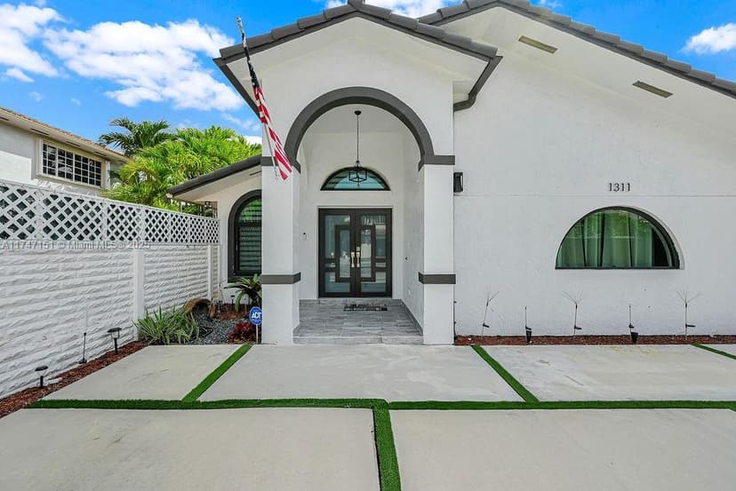 1311 SW 139th Ct, Miami FL 33184