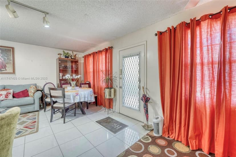 13500 SW 1st St # 202U, Pembroke Pines FL 33027