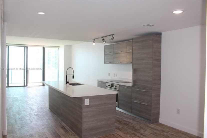 650 NE 32nd St # 3703, Miami FL 33137