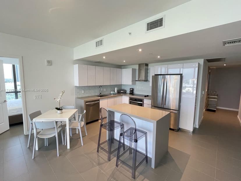 1600 NE 1st Ave # 1220, Miami FL 33132