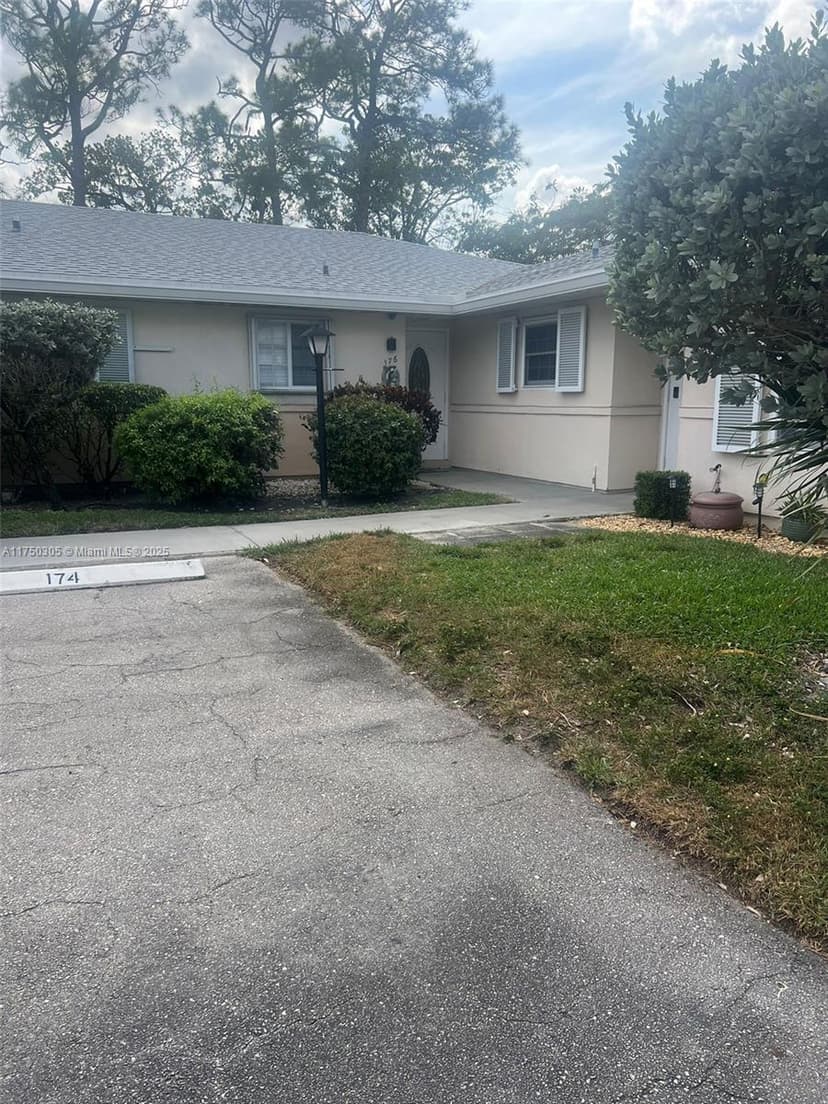 176 Cape Cod Circle # 0, Lake Worth FL 33467
