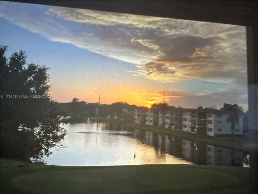 411 S Hollybrook Dr # 308, Pembroke Pines FL 33025