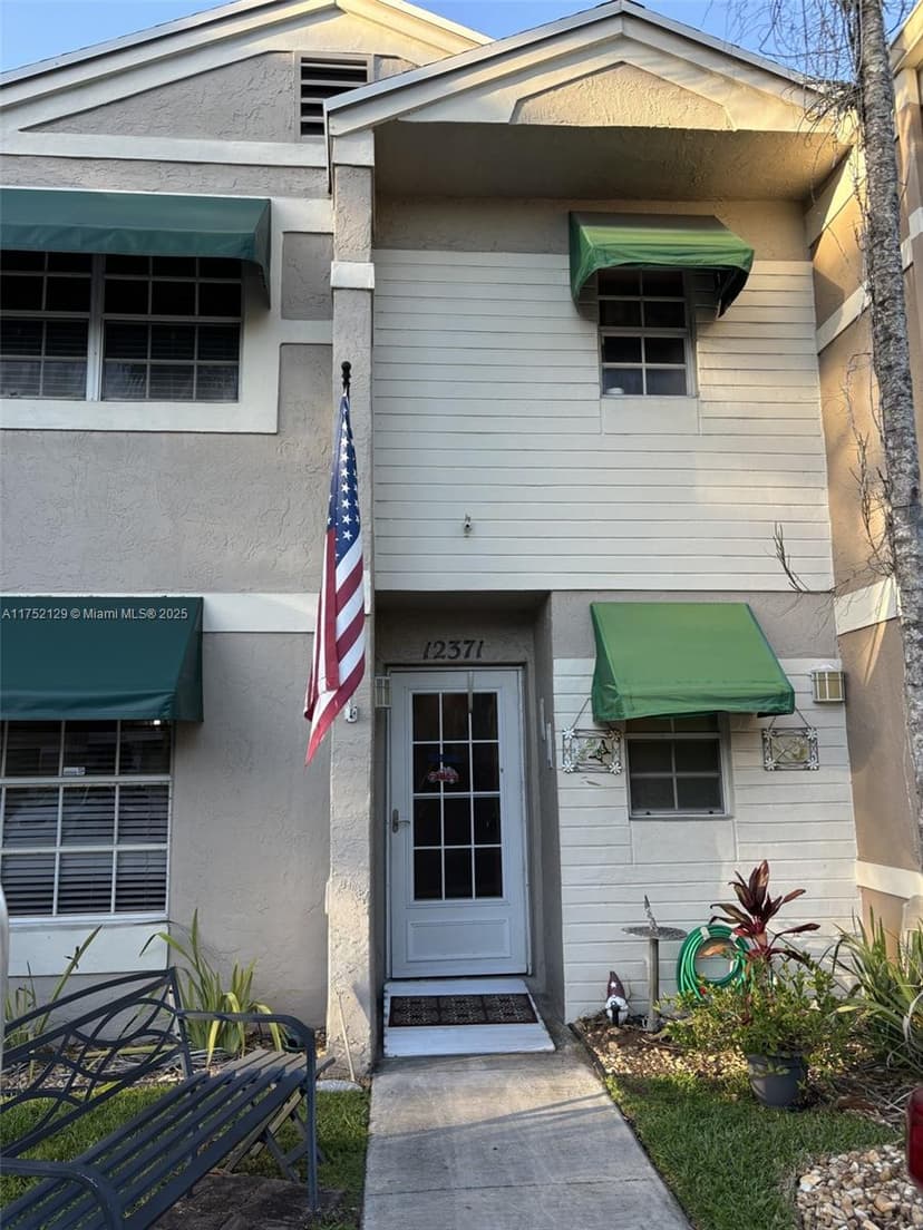12371 SW 52nd St, Cooper City FL 33330