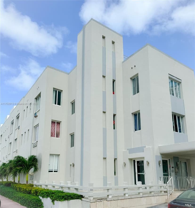 3700 Collins Ave # 202, Miami Beach FL 33140