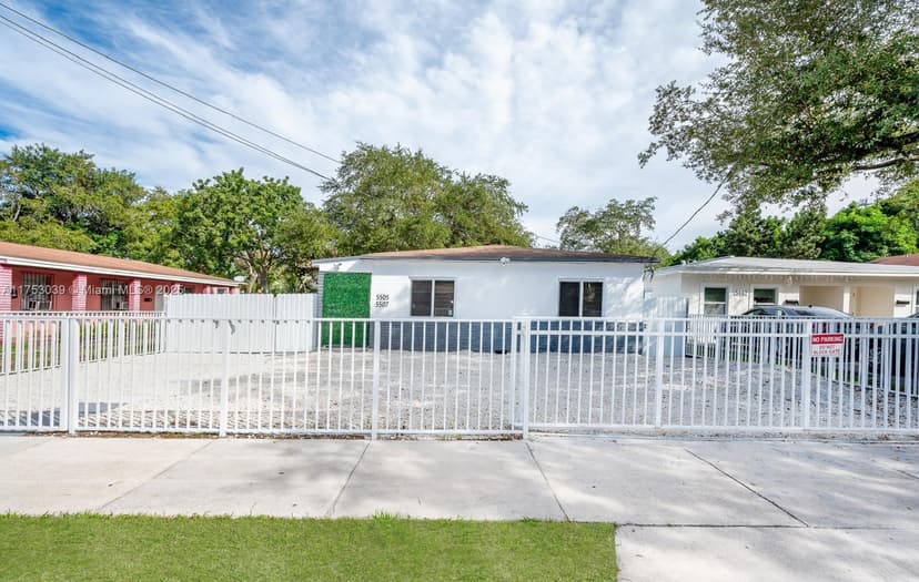 5505 NW 5th Ct, Miami FL 33127