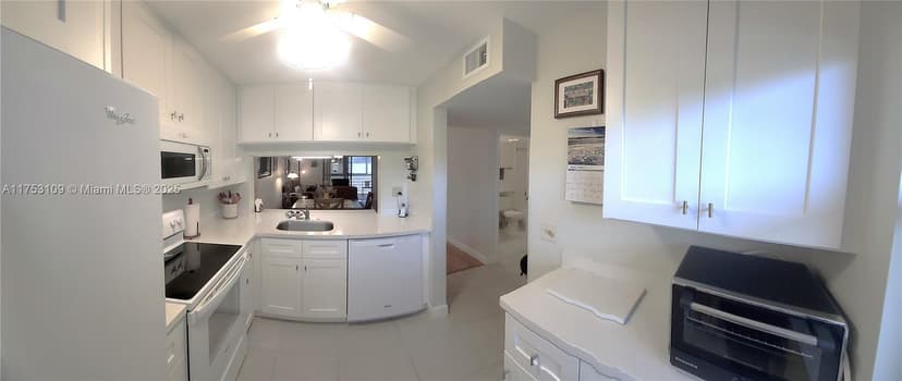 10402 Sunrise Lakes Blvd # 312, Sunrise FL 33322