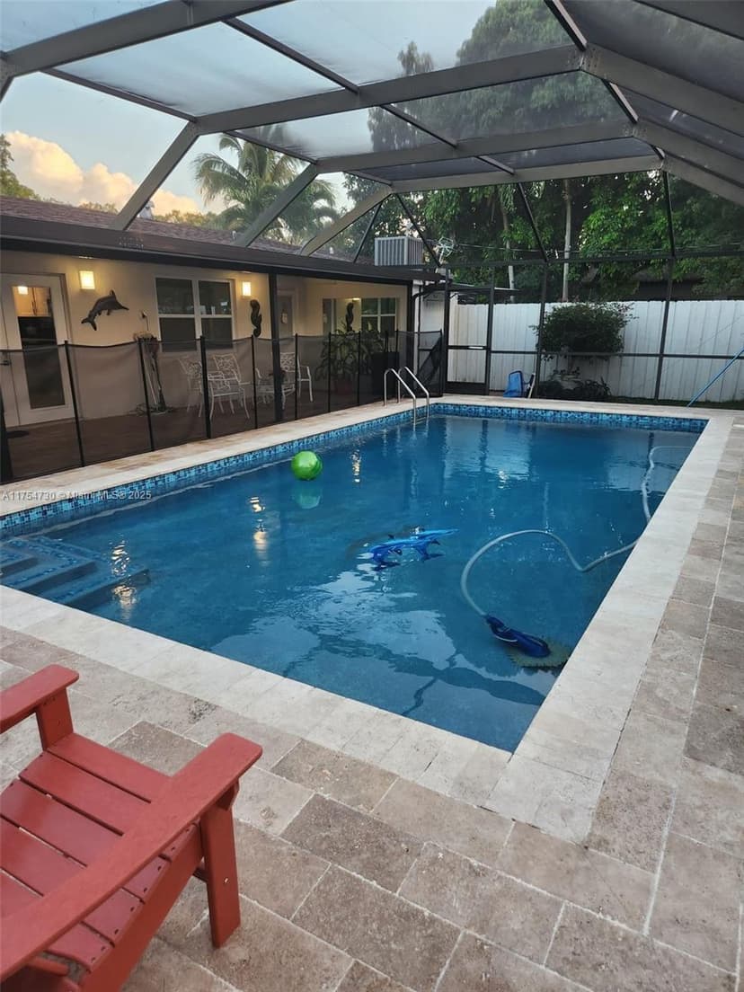 18800 Lenaire Dr, Cutler Bay FL 33157