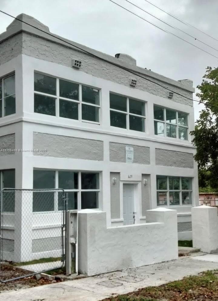 629 9th St, West Palm Beach FL 33401