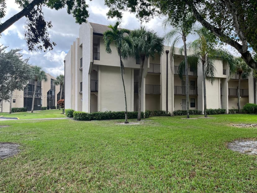 6351 N University Dr. # 324, Tamarac FL 33321