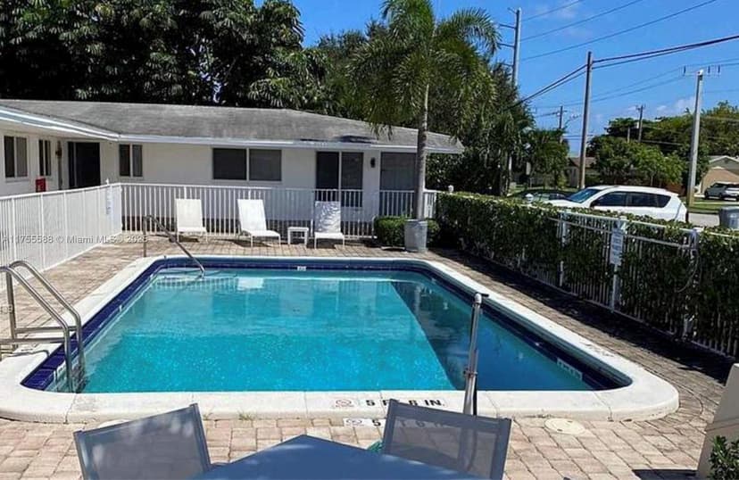 231 SW 15th St, Pompano Beach FL 33060