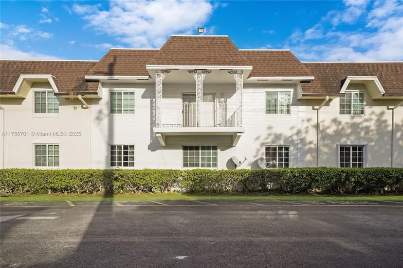 700 SE 2nd Ave # 311, Deerfield Beach FL 33441