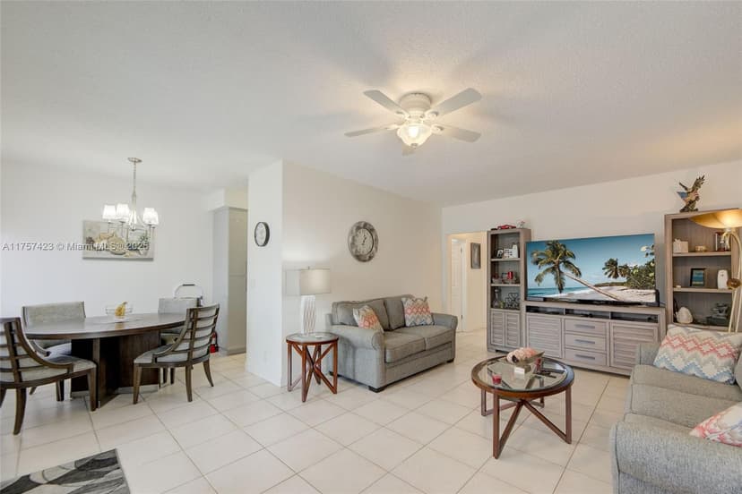 800 SW 11th Ave # 9A, Hallandale Beach FL 33009