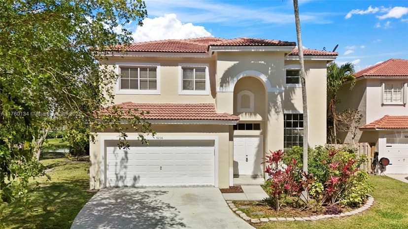9236 SW 215th Ter, Cutler Bay FL 33189