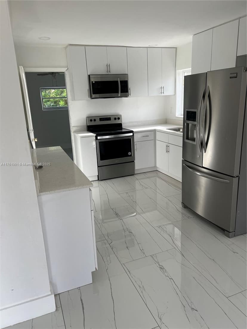 20 NE 215th St, Miami Gardens FL 33179