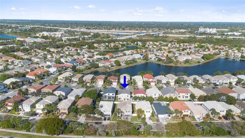 1560 NW 159th Ave, Pembroke Pines FL 33028
