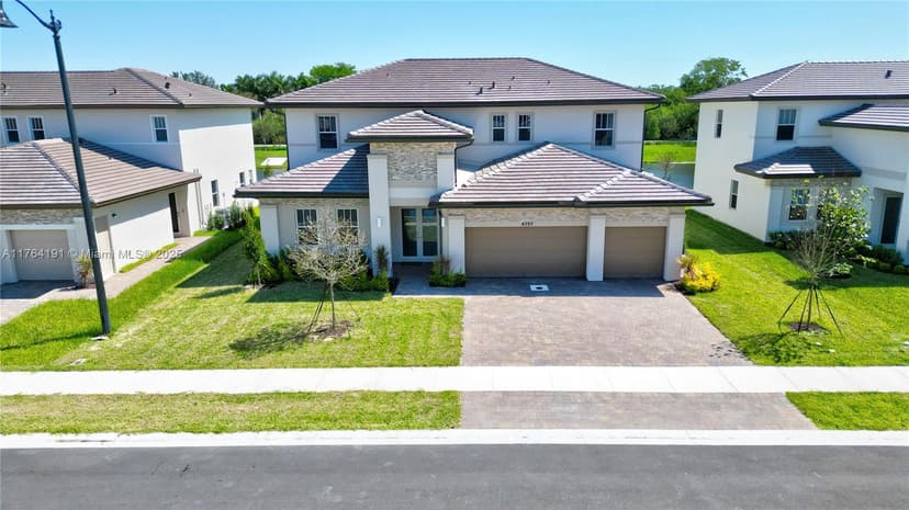 4390 SW 122nd Ter, Davie FL 33330