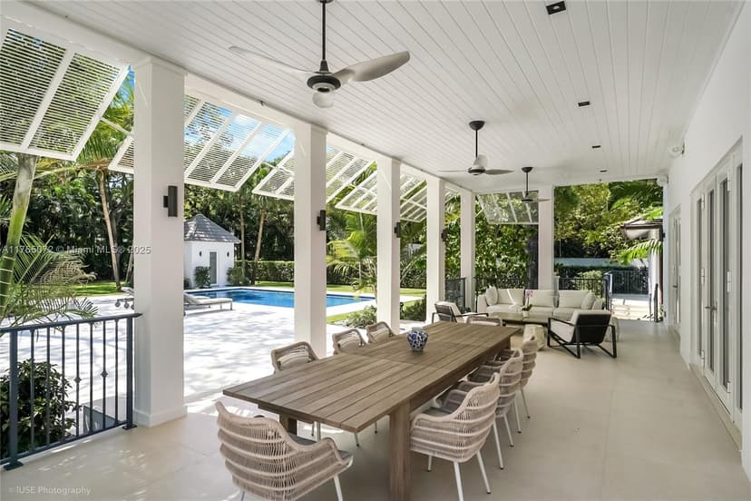 4550 Sunset Dr, Coral Gables FL 33143