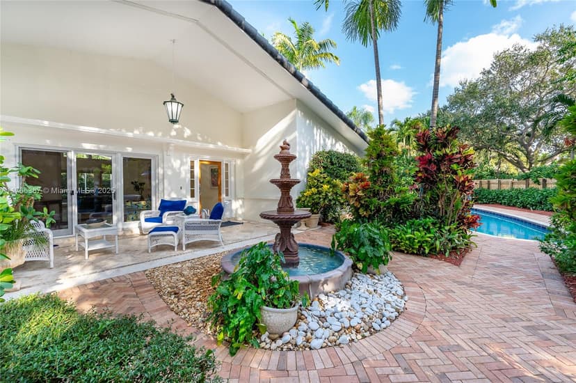 269 Cranwood Dr, Key Biscayne FL 33149