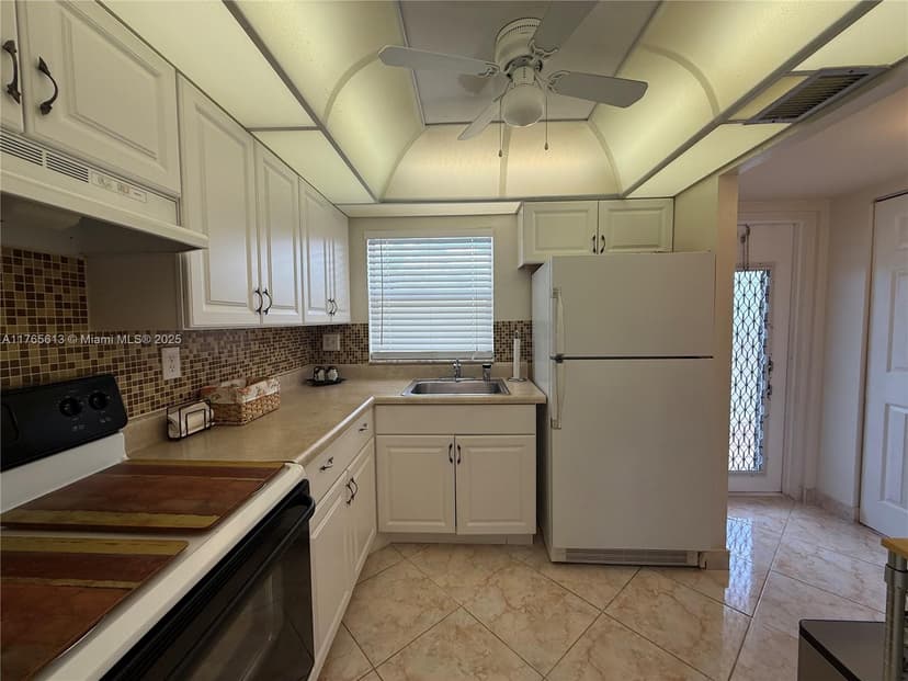 8901 Sunrise Lakes Blvd # 307, Sunrise FL 33322