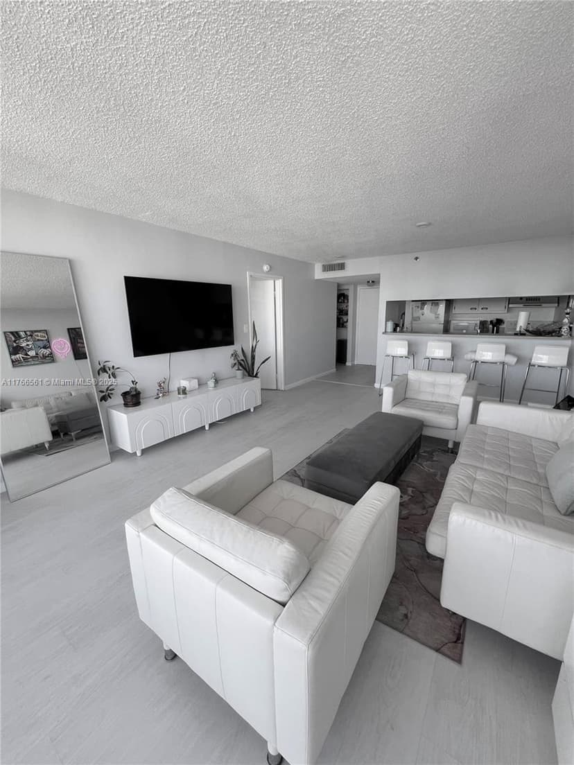 7601 E Treasure Dr # 2412, North Bay Village FL 33141