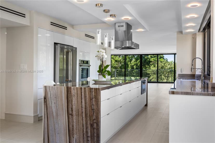 700 Coral Way # 2, Coral Gables FL 33134