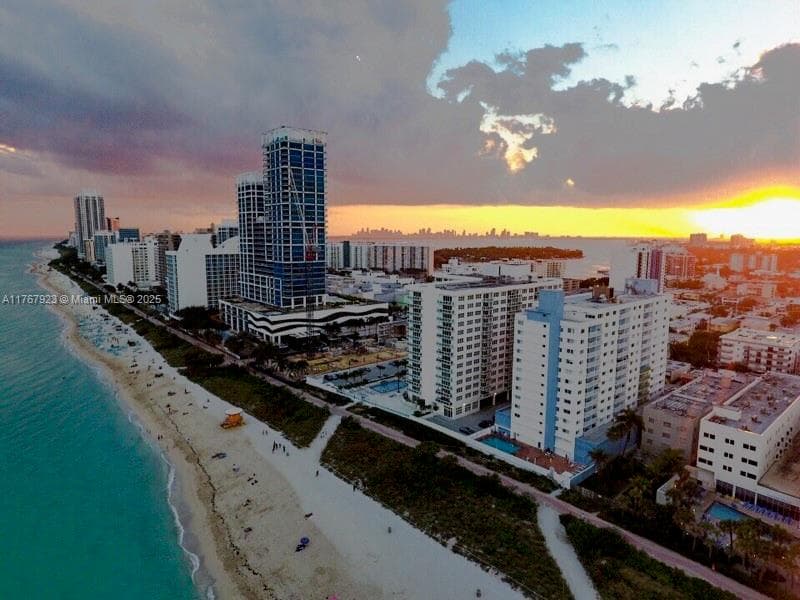 6969 Collins Ave # 906, Miami Beach FL 33141