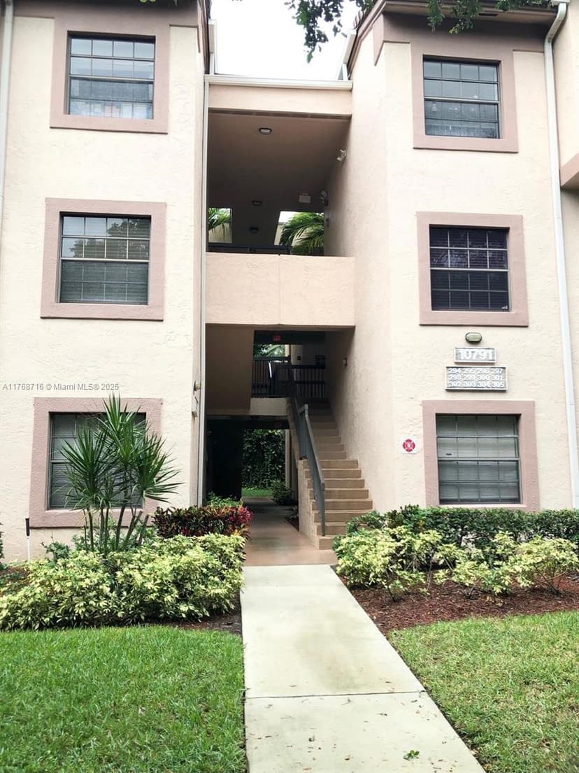 10791 NW 14th St # 298, Plantation FL 33322