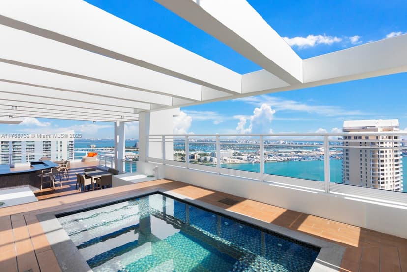 900 Brickell Key Blvd, Miami FL 33131