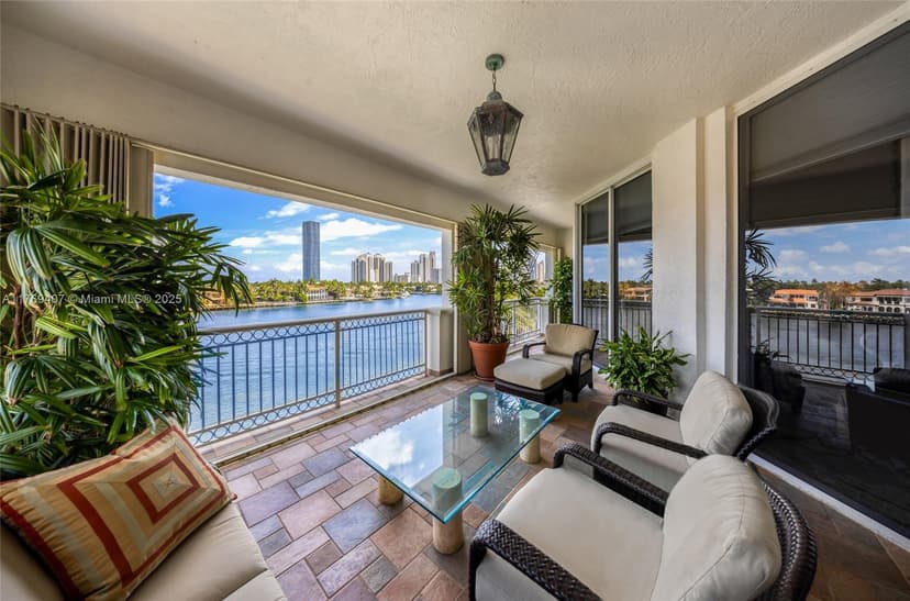 19925 NE 39th Pl # 402, Aventura FL 33180