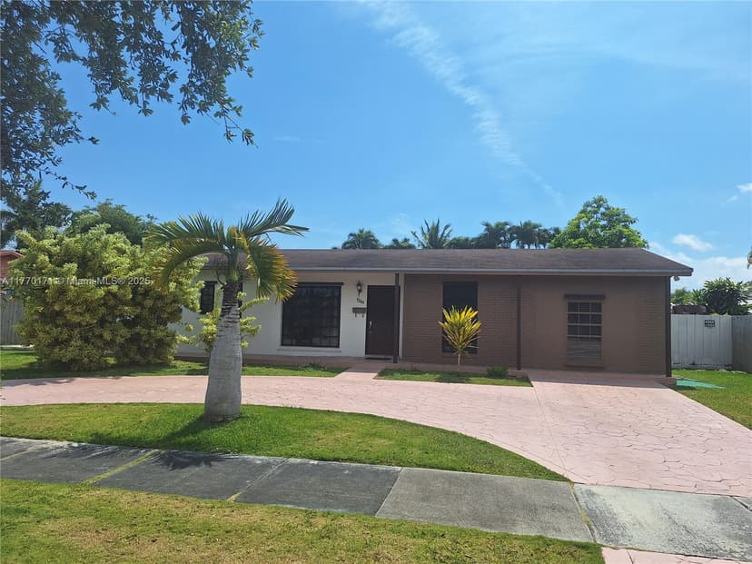 9384 SW 184th Ter, Cutler Bay FL 33157