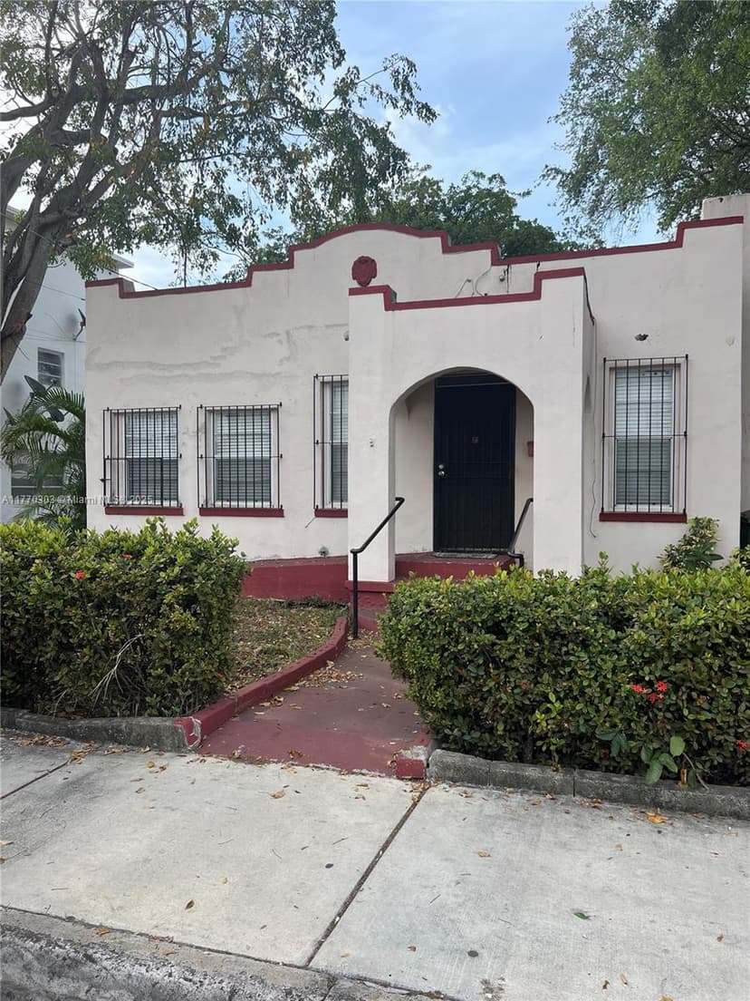 1922 SW 3rd St, Miami FL 33135
