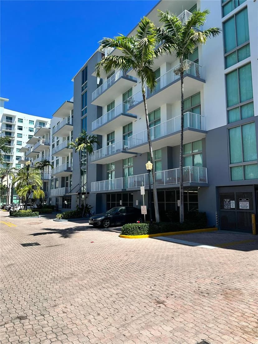 2100 Van Buren St # 503, Hollywood FL 33020