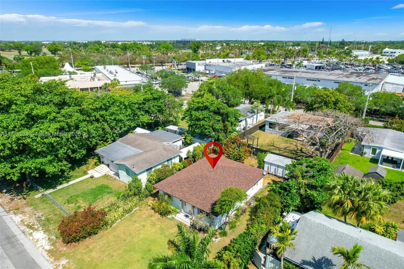 9085 SW 157th St, Palmetto Bay FL 33157
