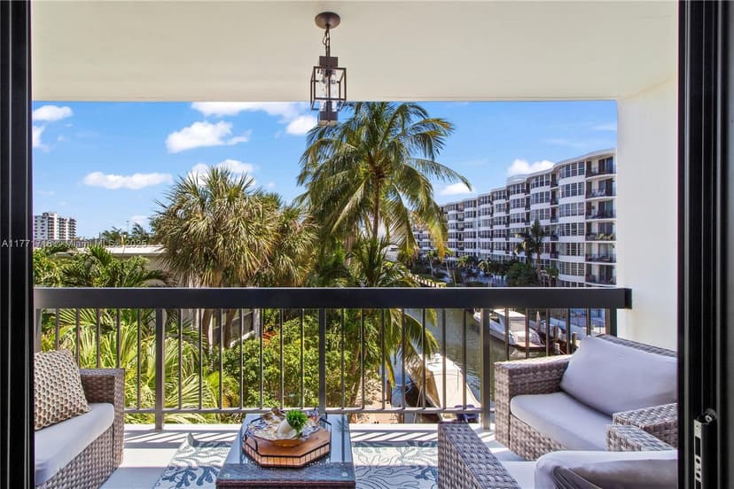 4800 Bayview Dr # 402, Fort Lauderdale FL 33308