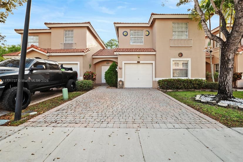 518 NW 130th Way, Pembroke Pines FL 33028