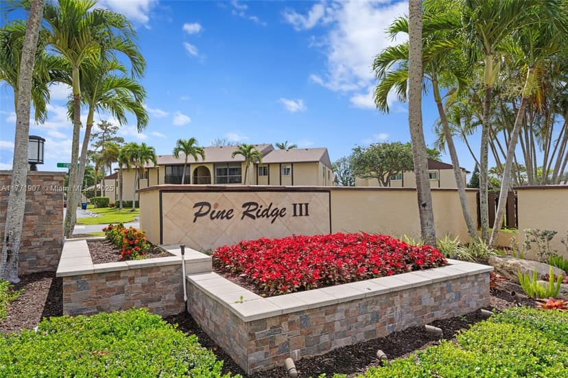 336 Pine Ridge Cir # 1, Green Acres FL 33463
