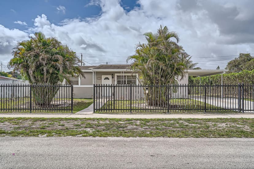 2440 NW 208th St, Miami Gardens FL 33056