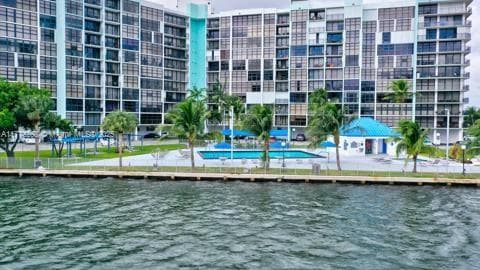 200 Leslie Dr # 329, Hallandale Beach FL 33009