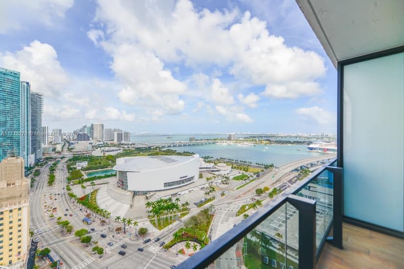 398 NE 5th St # 2305, Miami FL 33132