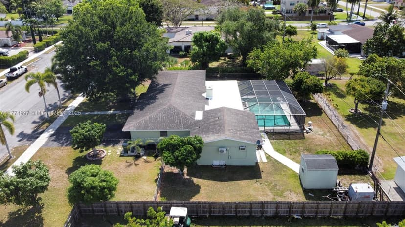 434 NW 20th St, Homestead FL 33030