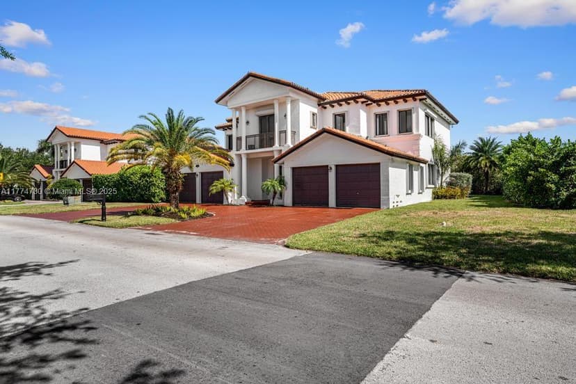 7767 SW 188th St, Cutler Bay FL 33157