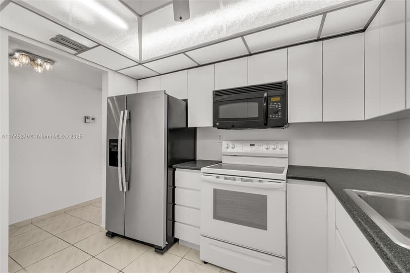 600 Three Islands Blvd # 1207, Hallandale Beach FL 33009