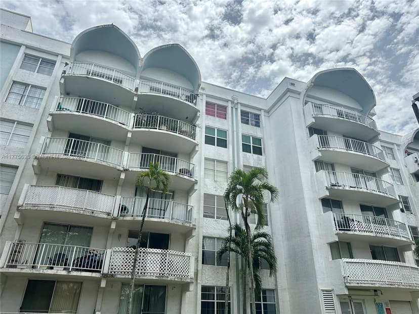 484 NW 165th St Rd # 316, Miami FL 33169